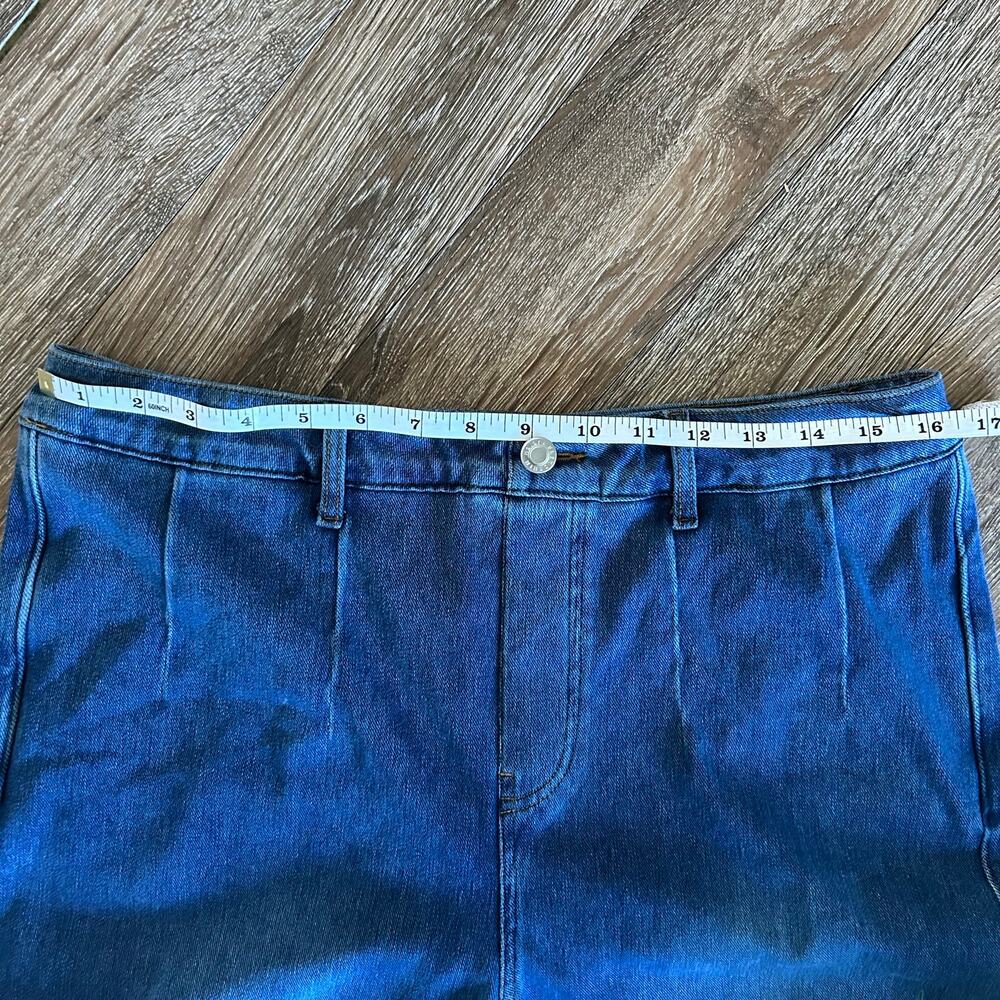 High-Waisted Wide-Leg Halara Jeans, Classic Blue Wash - Picture 5 of 13